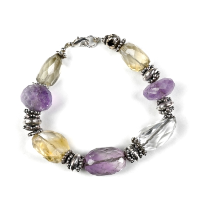 Edelsteinarmband aus Sterlingsilber mit Amethysten, Zitrinen & Bergkristall. Handgefertigtes Unikat mit Federverschluss.